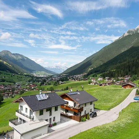 In Stubai With Balcony And Room, Cleaning Included Appartement *